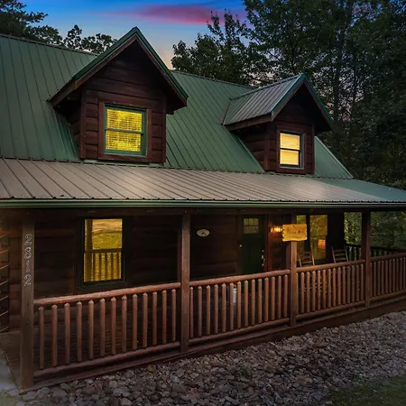 Elegant & Cozy Cabin Near Pigeon Forge